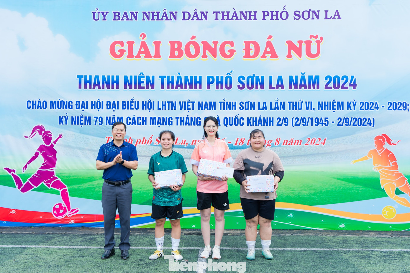 Bên cạnh đó, ban tổ chức còn trao 3 giải phụ gồm: Hoa khôi của giải, cầu thủ ghi nhiều bàn thắng và thủ môn xuất sắc nhất.