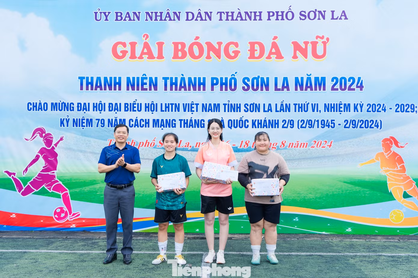 Bên cạnh đó, ban tổ chức còn trao 3 giải phụ gồm: Hoa khôi của giải, cầu thủ ghi nhiều bàn thắng và thủ môn xuất sắc nhất.