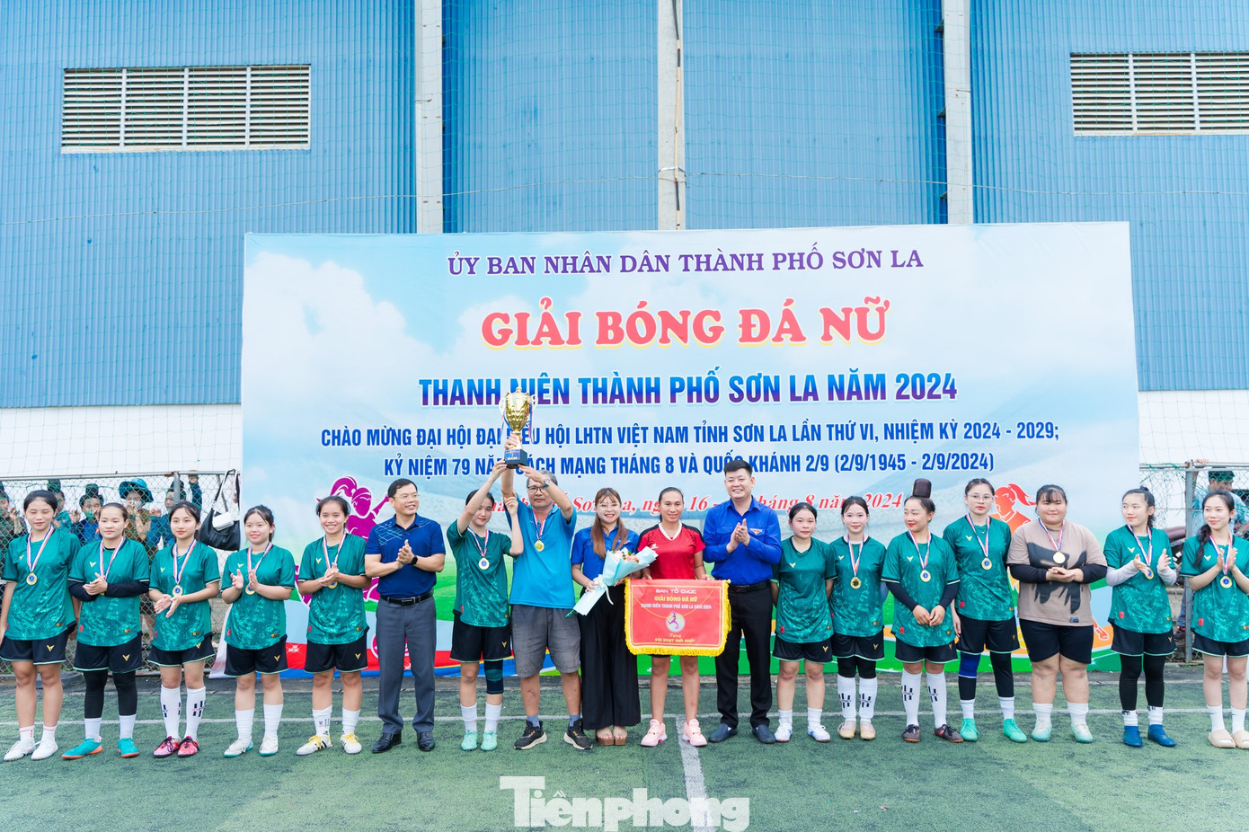 Sau 3 ngày tranh tài, Giải vô địch đã thuộc về đội bóng Đoàn phường Chiềng An; Giải nhì thuộc về đội bóng Đoàn xã Chiềng Cọ; đội bóng Đoàn xã Hua La và xã Chiềng Ngần đồng Giải ba.