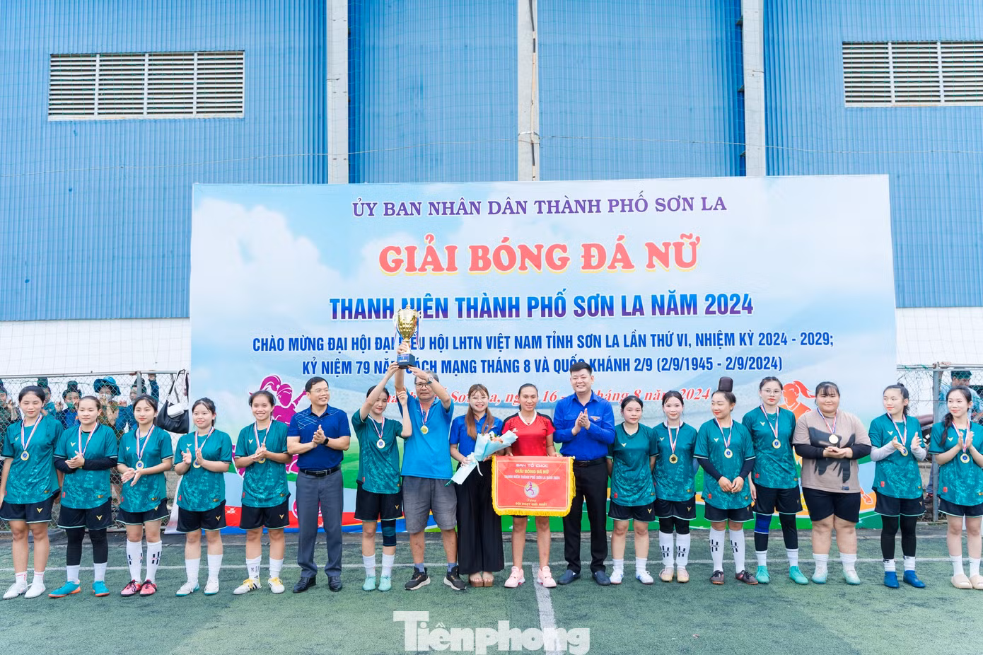 Sau 3 ngày tranh tài, Giải vô địch đã thuộc về đội bóng Đoàn phường Chiềng An; Giải nhì thuộc về đội bóng Đoàn xã Chiềng Cọ; đội bóng Đoàn xã Hua La và xã Chiềng Ngần đồng Giải ba.