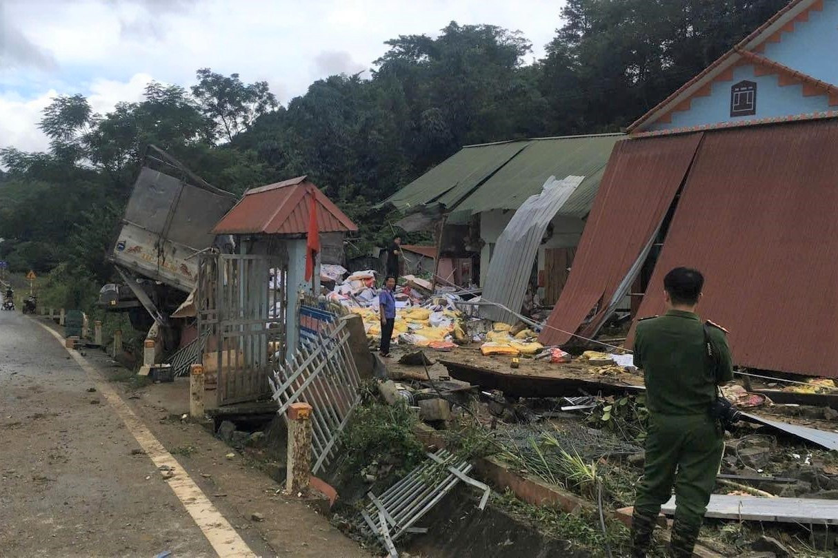 Vụ tai nạn gây thiệt hại nhiều tài sản.