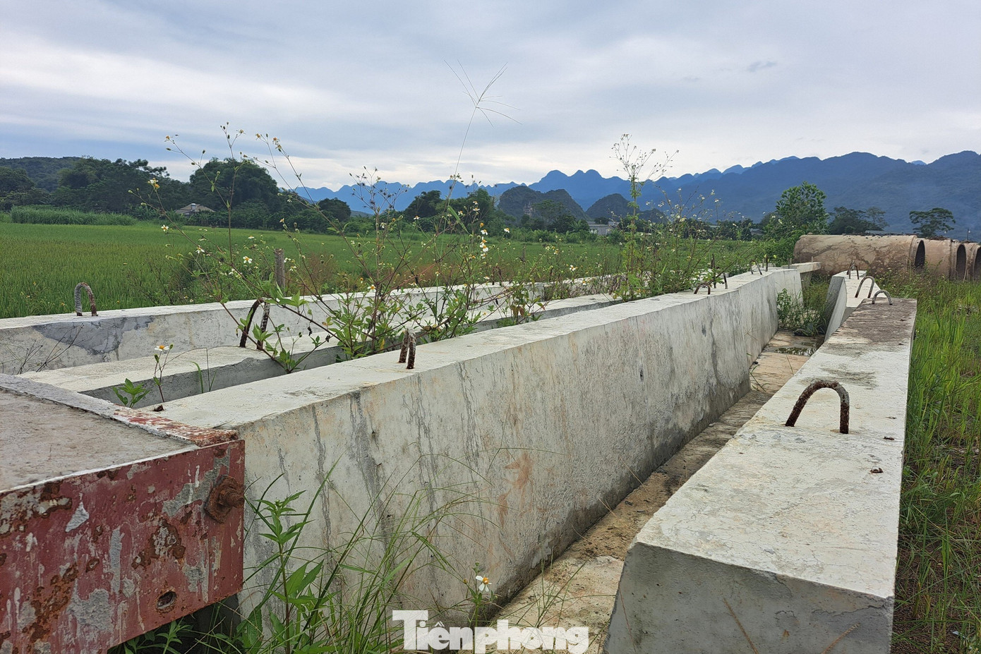 Cũng theo ông Tâm, công tác khảo sát, lập phương án khai thác đất đắp đang triển khai. Các trình tự thực hiện thủ tục khai thác mỏ đất đắp làm kéo dài thời gian thực hiện.