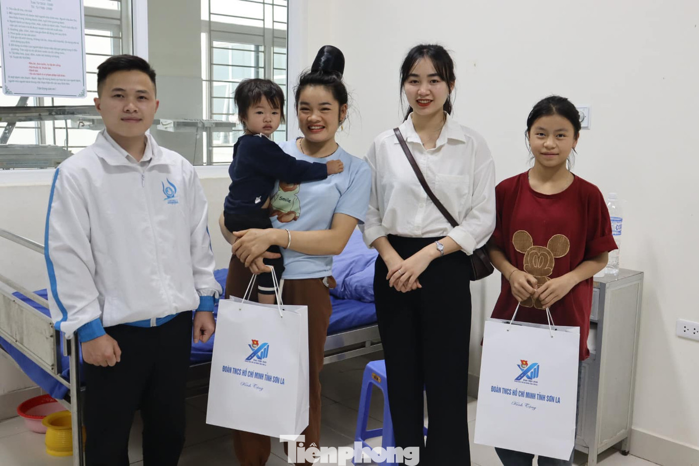 Món quà là nguồn động lực giúp các em nhỏ và người thân vượt qua những khó khăn, bệnh tật.