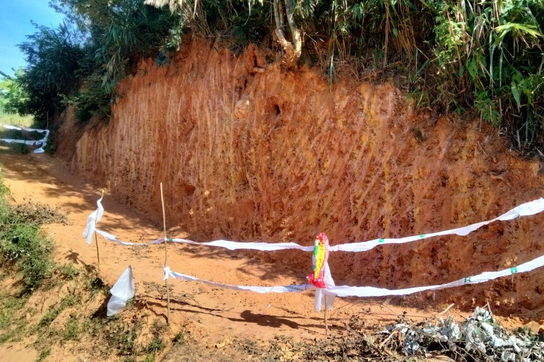 Nơi người dân phát hiện quả bom. Ảnh: UBND huyện Bắc Yên.