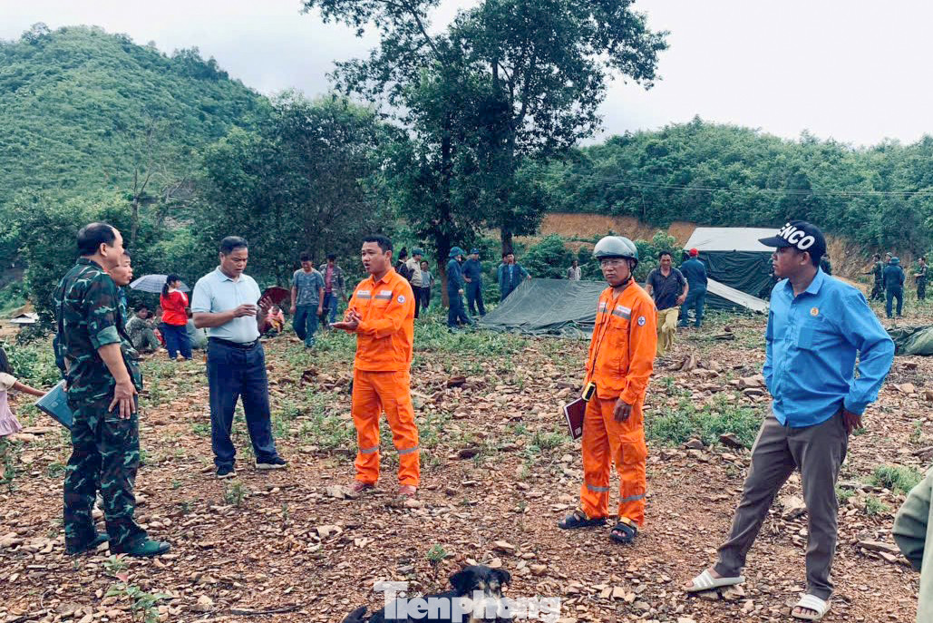 Tại địa điểm di dời, các nhu cầu thiết yếu của người dân như điện, nước sạch,... cũng chính quyền và các đơn vị liên quan đảm bảo cung cấp đầy đủ.