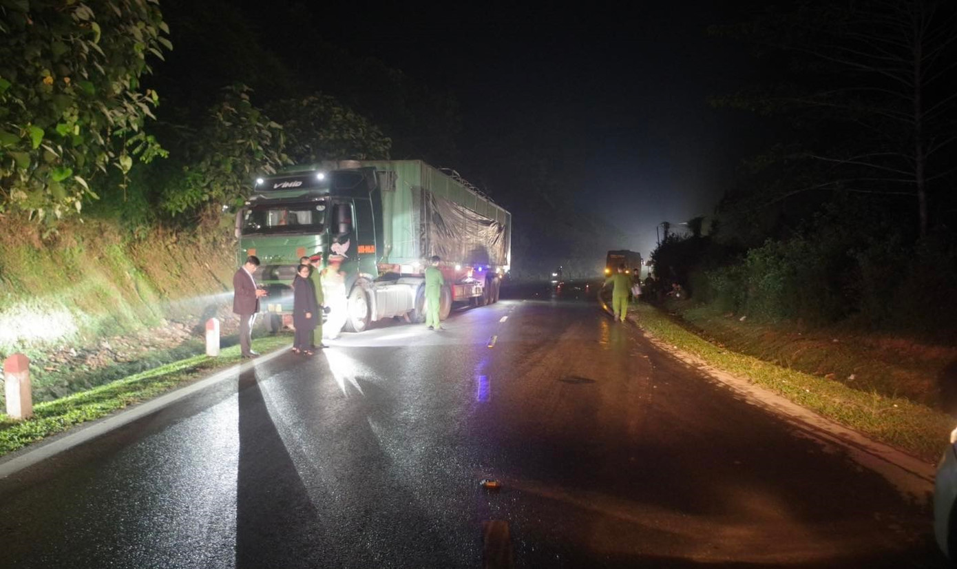 Hiện trường vụ tai nạn khiến bé 12 tuổi tử vong. Ảnh: CACC Hiện trường vụ tai nạn khiến bé 12 tuổi tử vong. Ảnh: CACC