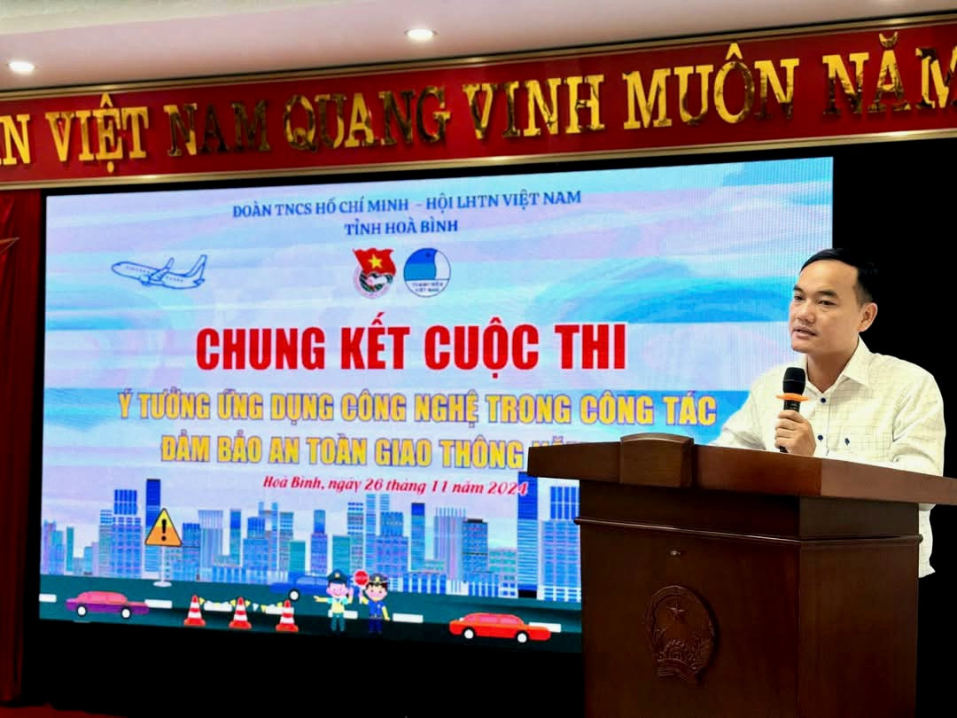 Anh Nguyễn Thành Luân - Phó Bí thư Tỉnh Đoàn Hòa Bình phát biểu tại chương trình. Anh Nguyễn Thành Luân - Phó Bí thư Tỉnh Đoàn Hòa Bình phát biểu tại chương trình.