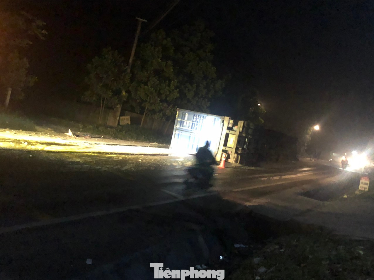 Hiện trường vụ tai nạn vào rạng sáng. Hiện trường vụ tai nạn vào rạng sáng.