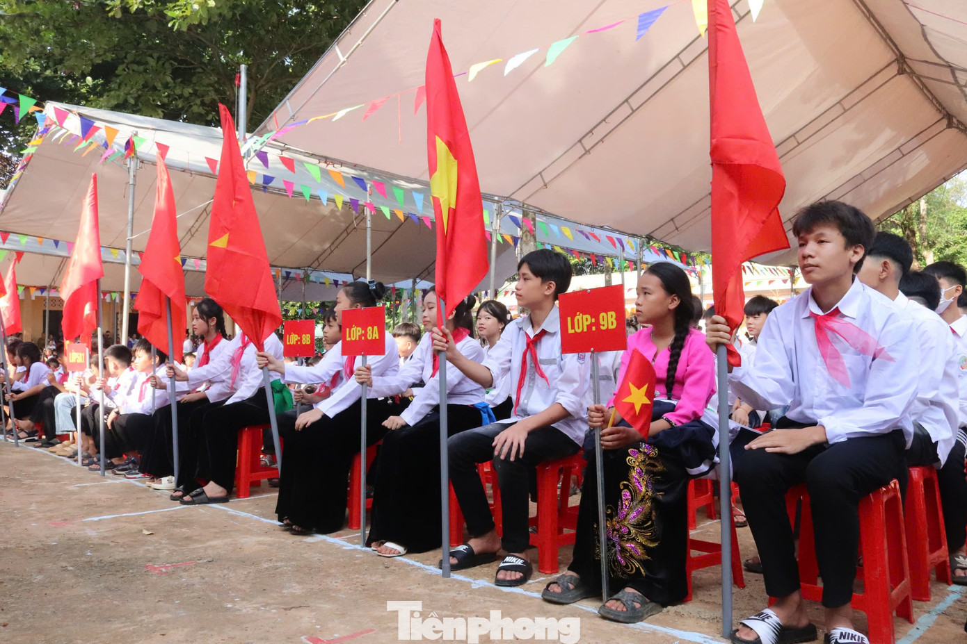 Trường Tiểu học và THCS Tuân Đạo là trường học thuộc xã vùng cao của huyện Lạc Sơn.