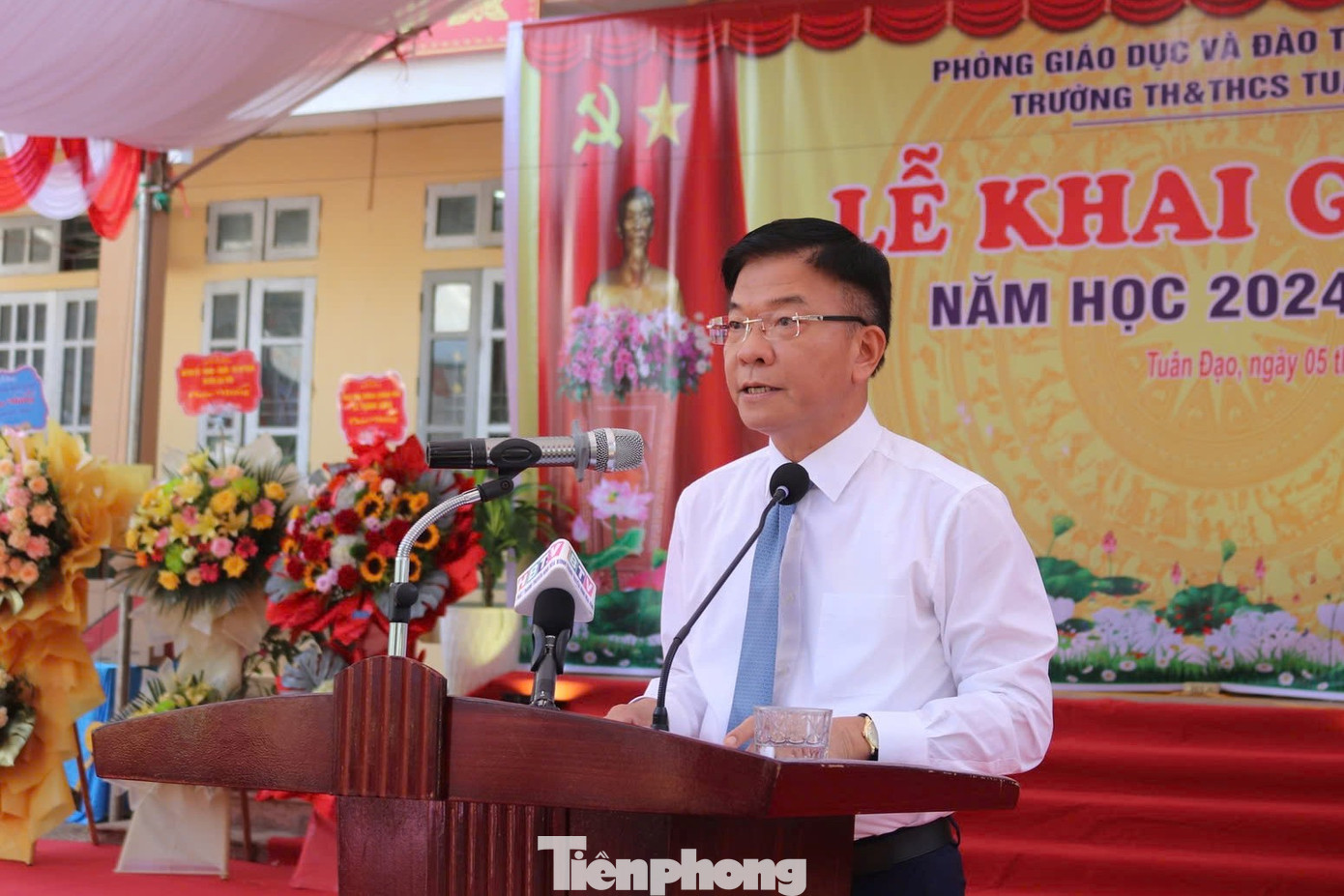 Phó Thủ tướng Lê Thành Long phát biểu tại lễ khai giảng.