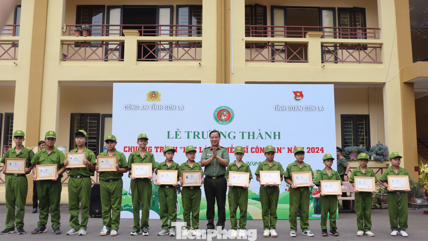 Theo đó, Tỉnh Đoàn Sơn La phối hợp với Công an tỉnh tổ chức Lễ Trưởng thành chương trình “Học làm chiến sĩ Công an” năm 2024.