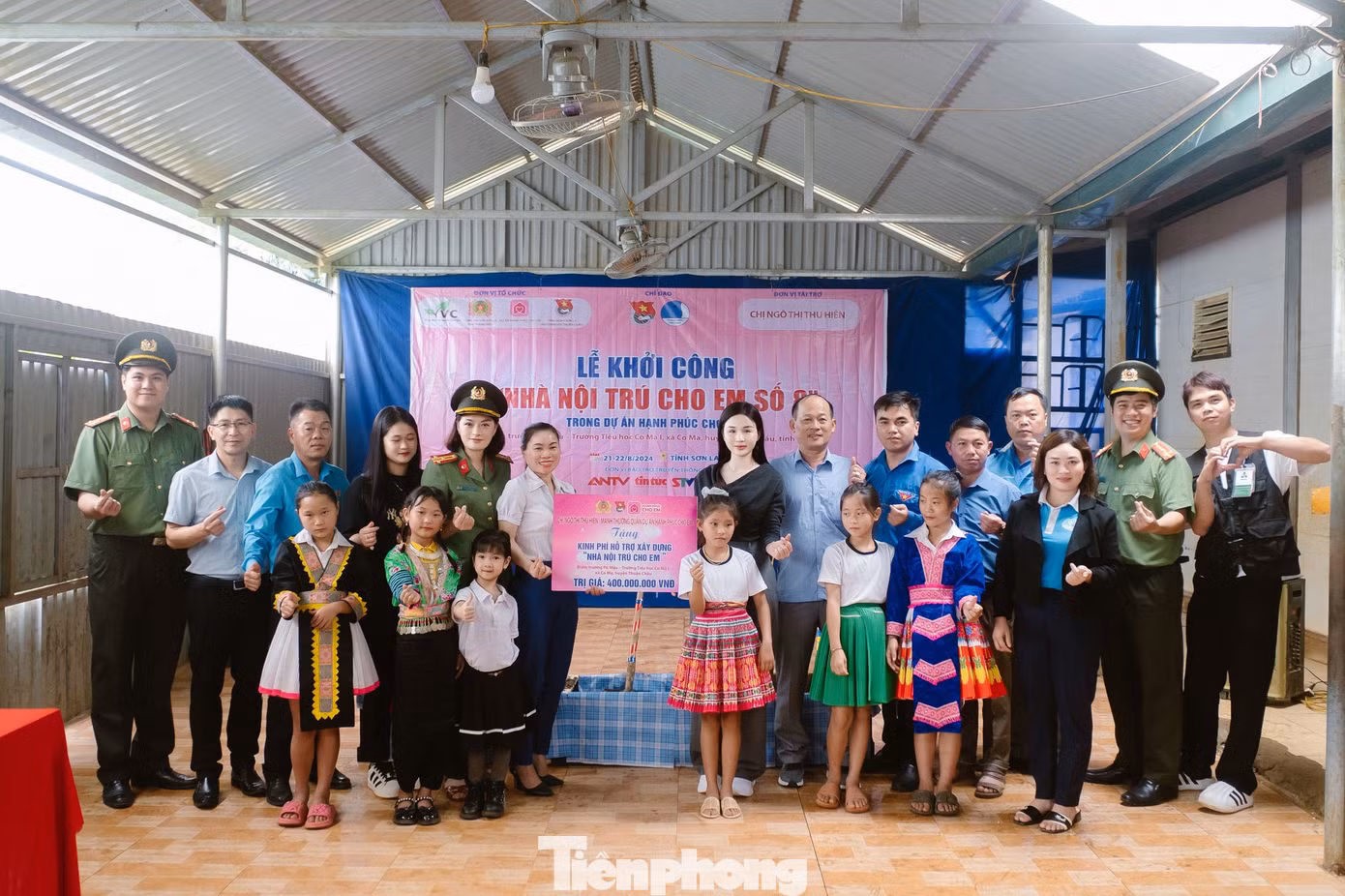 Các đơn vị đã hỗ trợ hơn 1,1 tỷ đồng để xây dựng các công trình chuẩn bị cho năm học mới. Các đơn vị đã hỗ trợ hơn 1,1 tỷ đồng để xây dựng các công trình chuẩn bị cho năm học mới.