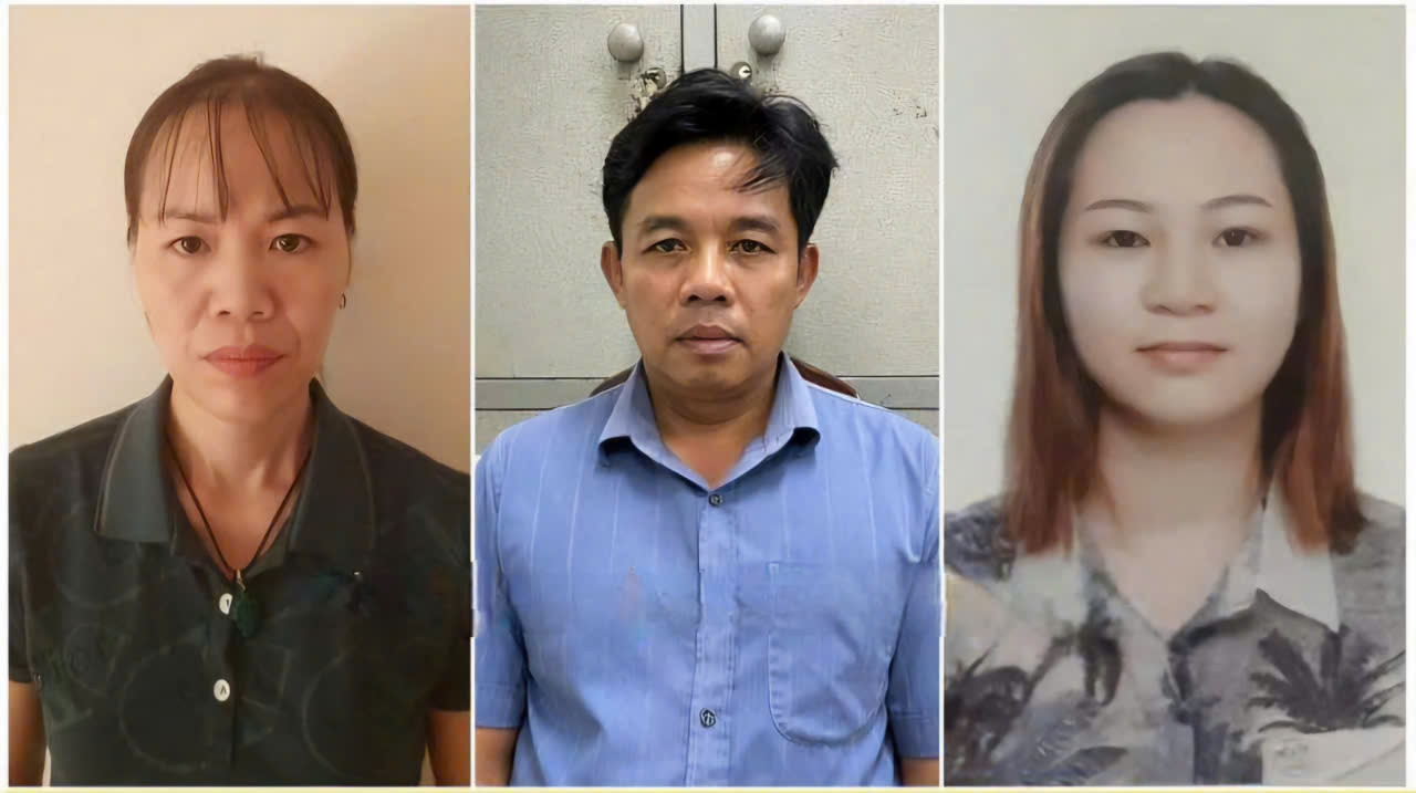 3 đối tượng Hưởng, Nam và Tâm (từ trái qua phải) bị khởi tố về tội Đưa và Nhận hối lộ. Ảnh: Công an Hòa Bình. 3 đối tượng Hưởng, Nam và Tâm (từ trái qua phải) bị khởi tố về tội Đưa và Nhận hối lộ. Ảnh: Công an Hòa Bình.