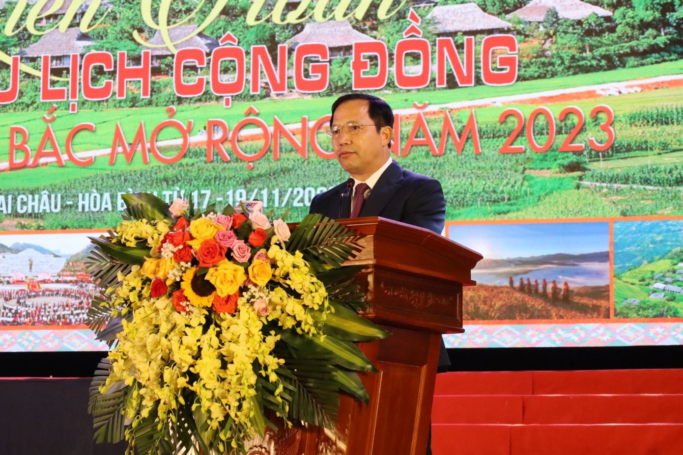 Ông Nguyễn Văn Toàn - Phó Chủ tịch UBND tỉnh Hòa Bình phát biểu tại buổi lễ.