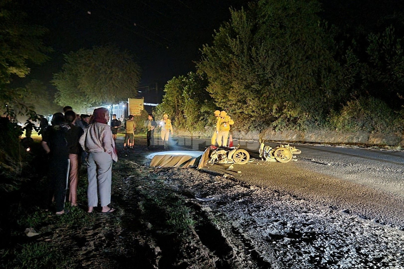 Hiện trường vụ tai nạn khiến 1 người tử vong. Hiện trường vụ tai nạn khiến 1 người tử vong.