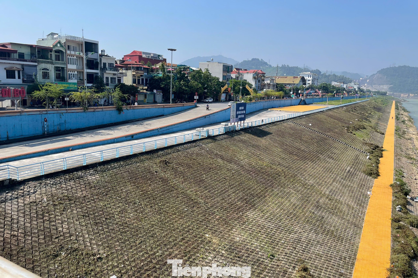 Tuổi trẻ Hòa Bình chung tay bảo vệ môi trường bờ sông Đà ảnh 19