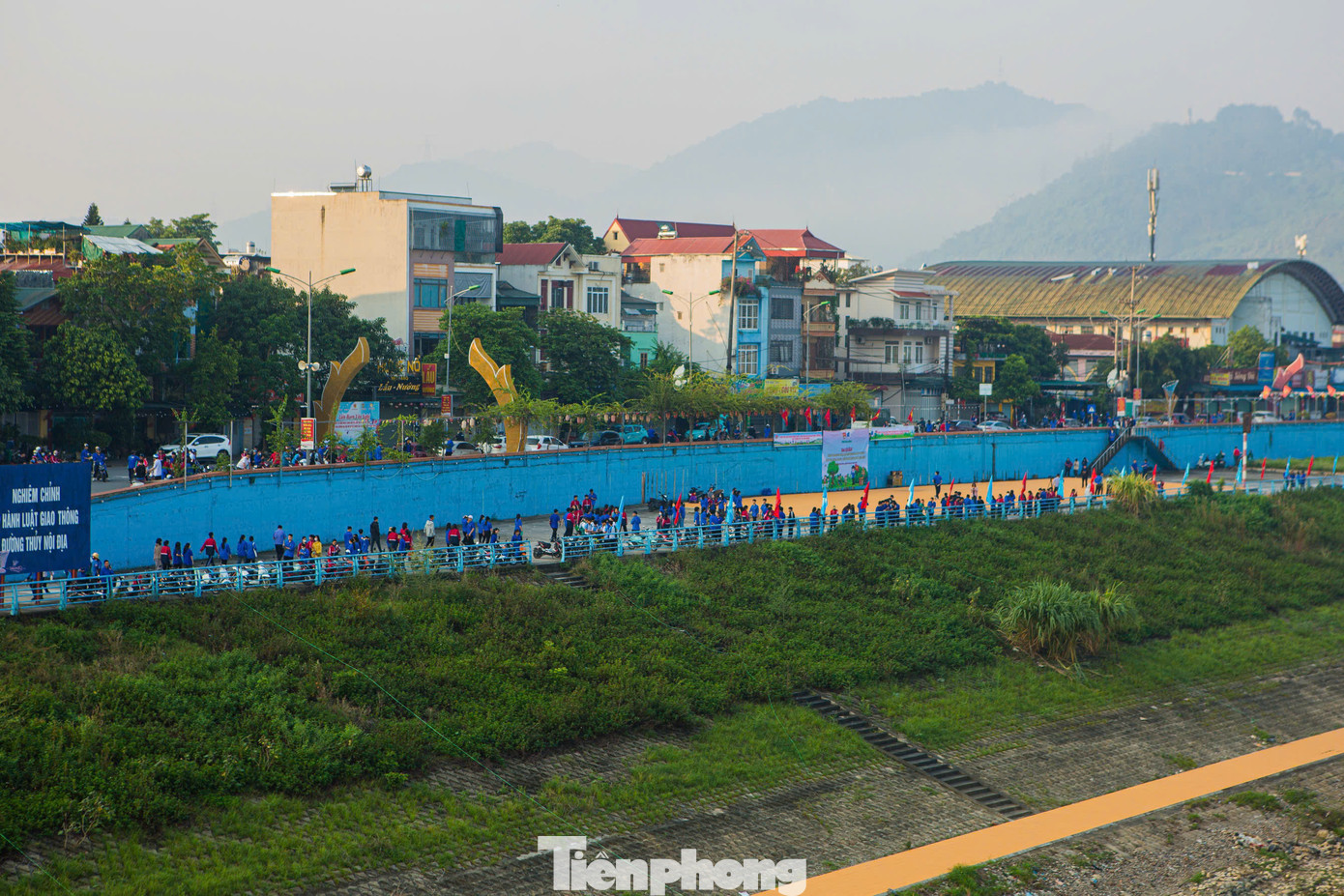 Tuổi trẻ Hòa Bình chung tay bảo vệ môi trường bờ sông Đà ảnh 18