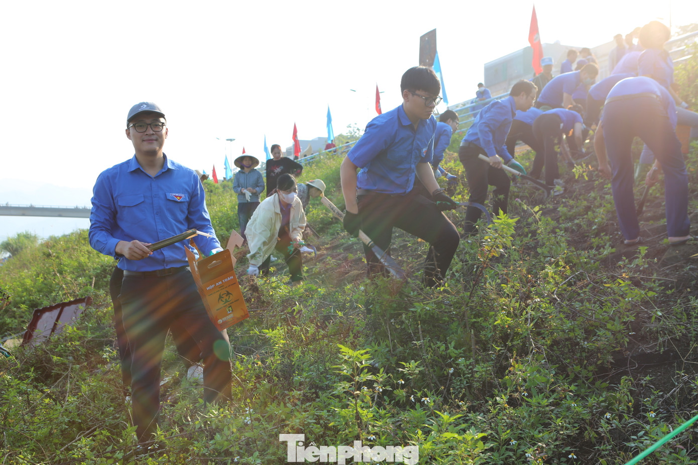 Đây là một trong những hoạt động thiết thực của tuổi trẻ tỉnh Hoà Bình nhằm nâng cao nhận thức, trách nhiệm của cán bộ, đoàn viên, thanh niên trong việc xung kích thực hiện chỉnh trang đô thị văn minh, bảo vệ môi trường.