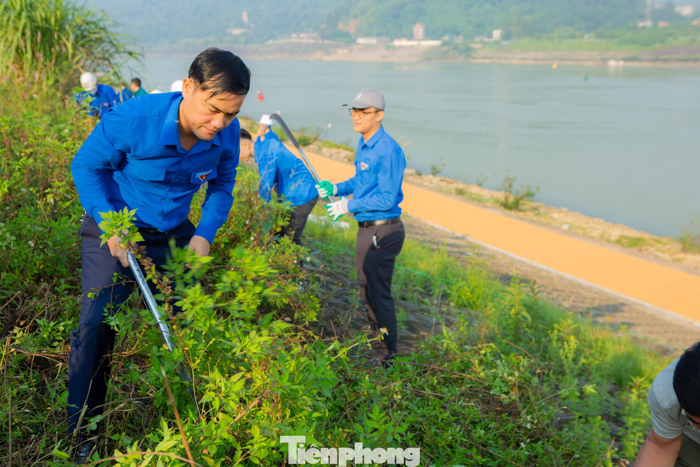 Đây là một trong những hoạt động thiết thực của tuổi trẻ tỉnh Hoà Bình nhằm nâng cao nhận thức, trách nhiệm của cán bộ, đoàn viên, thanh niên trong việc xung kích thực hiện chỉnh trang đô thị văn minh, bảo vệ môi trường.