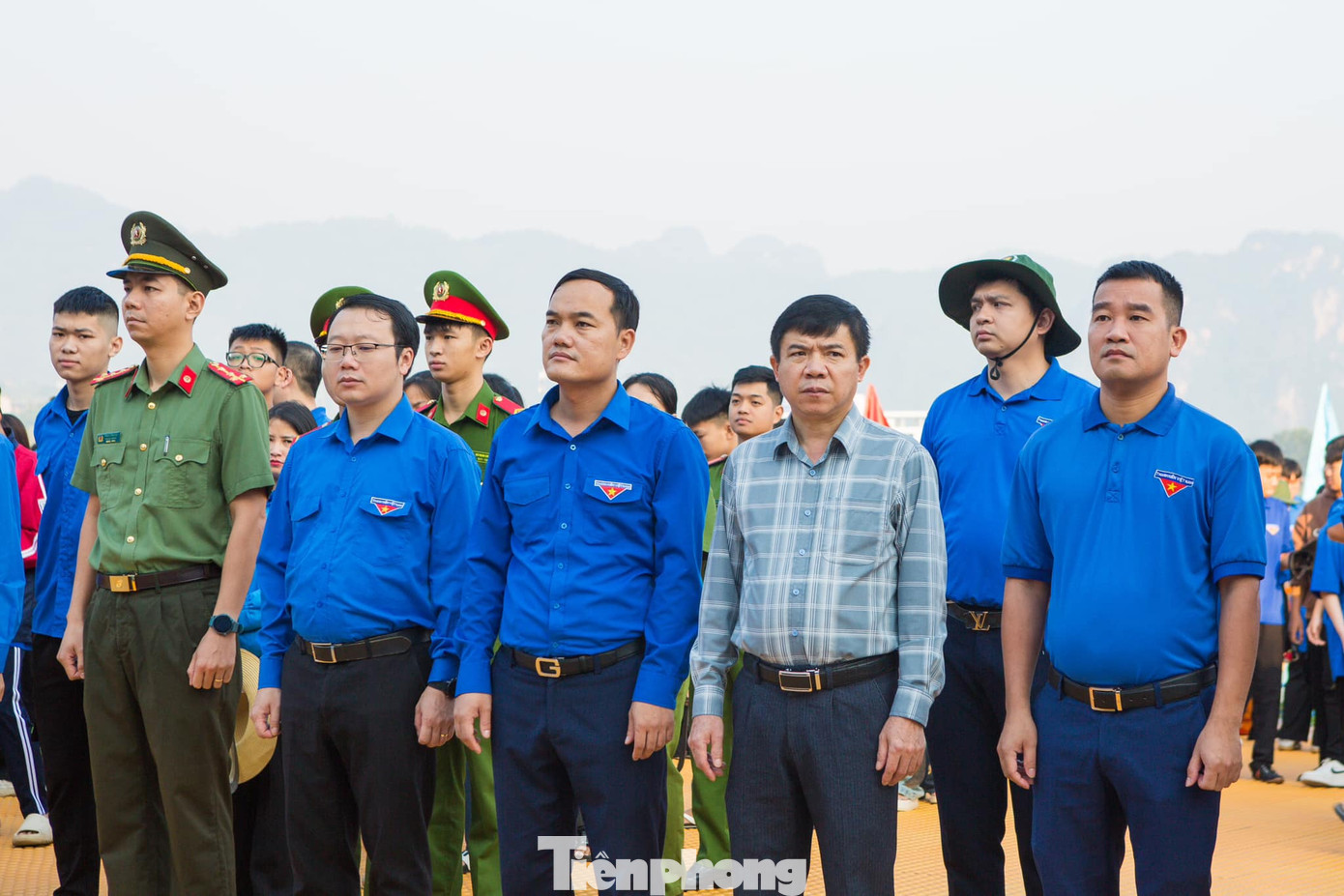 Tham dự chương trình, có anh Nguyễn Duy Tư – Bí thư Tỉnh Đoàn, Chủ tịch Hội LHTN Việt Nam tỉnh Hòa Bình; anh Nguyễn Thành Luân – Phó Bí thư Tỉnh Đoàn; ông Hoàng Văn Minh - Phó Bí thư Thường trực Thành ủy Hòa Bình.