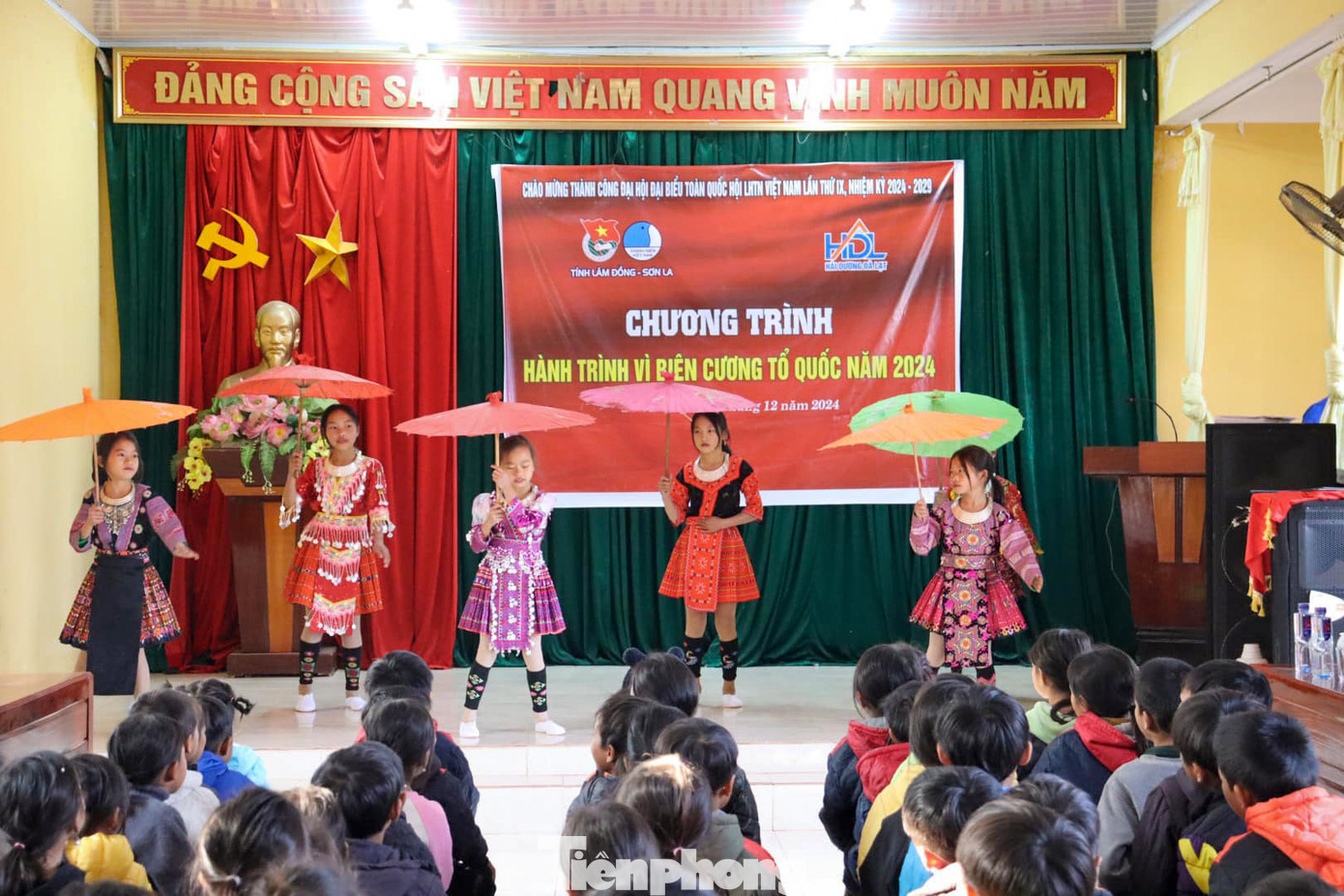 Qua chương trình nhằm tuyên truyền sâu rộng trong cán bộ, đoàn viên, thanh niên về ý thức xây dựng đường biên giới, vùng biển đảo hòa bình, ổn định, hữu nghị, hợp tác và phát triển bền vững; giúp các em thêm áo ấm trong mùa đông để yên tâm học tập tốt.