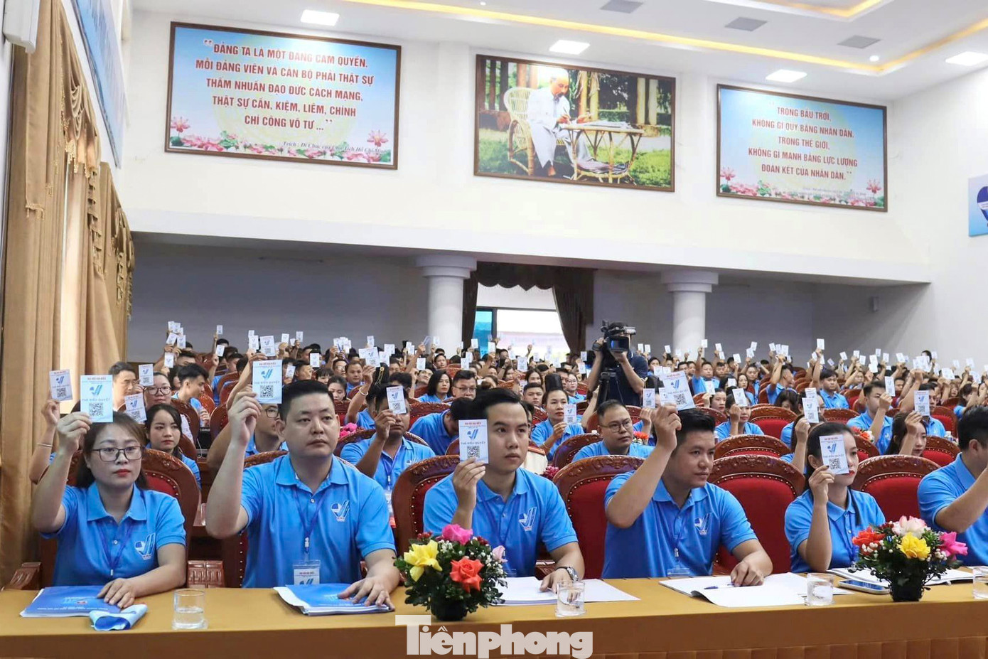 248 đại biểu chính thức, đại diện cho hơn 73.000 hội viên thanh niên trong toàn tỉnh bỏ phiếu hiệp thương.