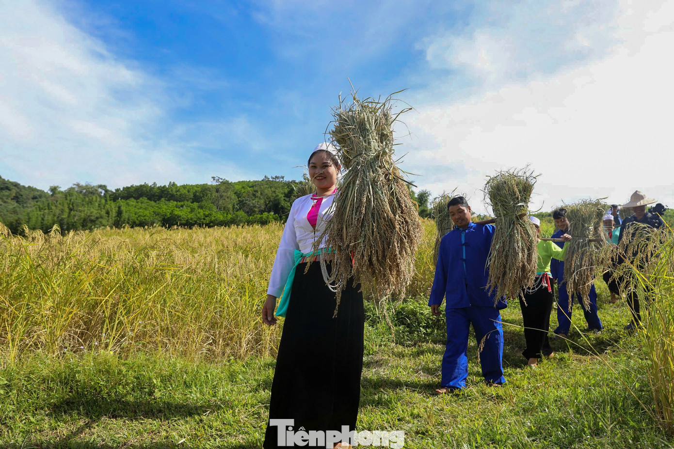 Ruộng bậc thang cũng được xác định là một hợp phần của cảnh quan văn hóa, kết hợp với phong tục tập quán, đời sống sinh hoạt, không gian cư trú của cộng đồng Mường nơi đây.