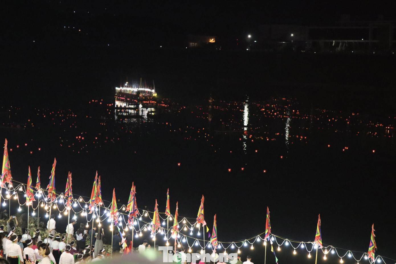 “Lễ cầu ngư và thả hoa đăng trên sông Đà” là sự khẳng định và tiếp nối việc bảo tồn, phát huy nét văn hóa đặc sắc, đa dạng trong không gian văn hóa của dân tộc Việt Nam.