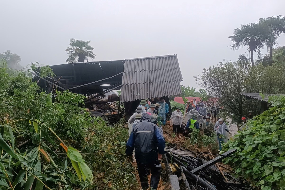 Đến trưa 10/9, công tác tìm kiếm cứu nạn vẫn đang tiếp tục được các lực lượng chức năng triển khai.