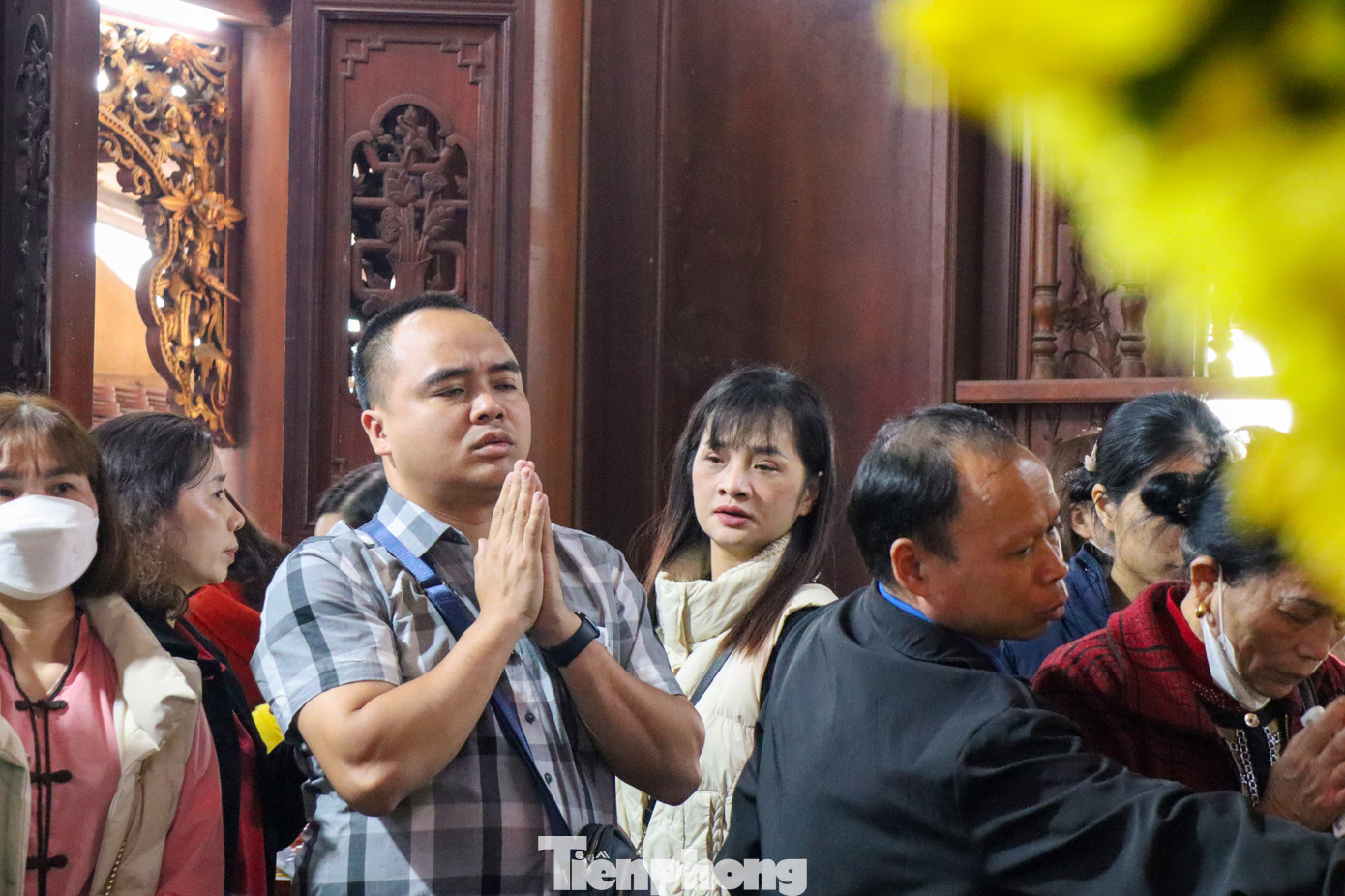 Tại đây, ai nấy cũng cầu mong cho mình và người thân có thật nhiều sức khỏe, tài lộc, gặp nhiều may mắn, tránh tai ương và một năm mưa thuận gió hòa.