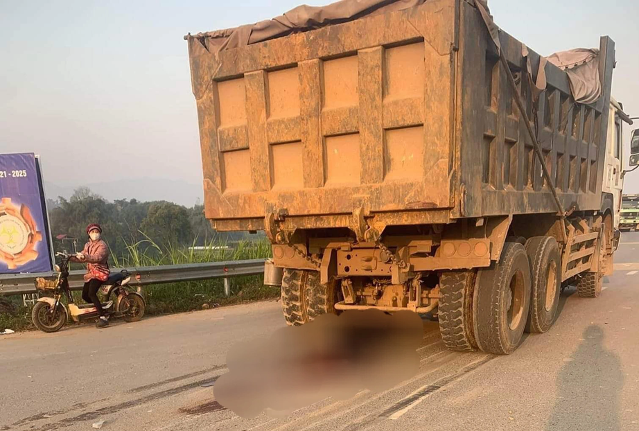 Hiện trường vụ tai nạn khiến người đàn ông tử vong.