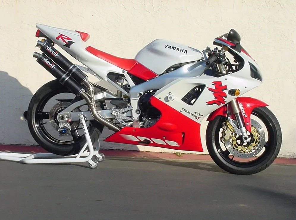 3. Yamaha R1 1998 (281 km/h).