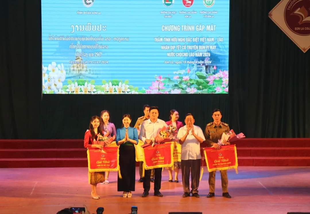 Qua các hoạt động giao lưu, ban tổ chức đã trao 3 giải nhất, 3 giải nhì và 3 giải ba cho các đội thi của các trường Đại học Tây Bắc, Cao đẳng Sơn La, Cao đẳng Y tế Sơn La.
