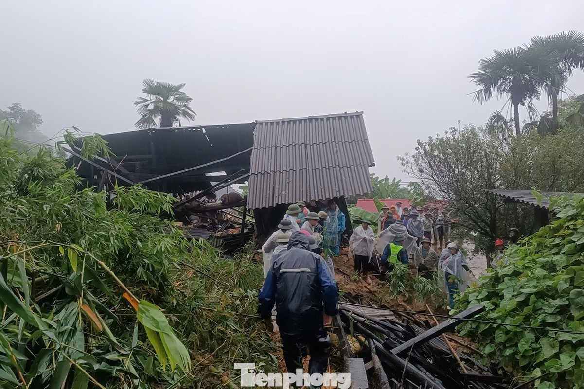 Đến trưa 10/9, công tác tìm kiếm cứu nạn vẫn đang tiếp tục được các lực lượng chức năng triển khai.