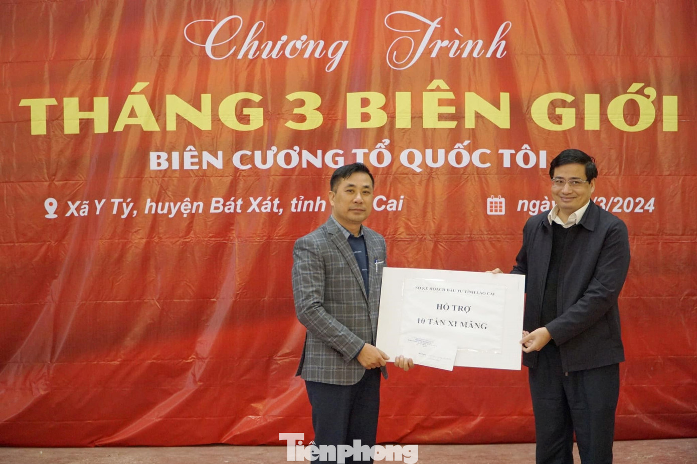 Đoàn đã hỗ trợ 10 tấn xi măng cho Huyện Đoàn - Hội LHTN Việt Nam huyện Bát Xát.