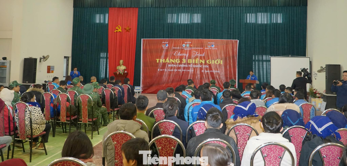 Ngày 1/3, Tỉnh Đoàn Lào Cai - Hội LHTN Việt Nam tỉnh phối hợp với Sở Kế hoạch và Đầu tư tỉnh, Bộ Chỉ huy Bộ đội Biên phòng tỉnh, Ban trị sự Giáo Hội phật giáo Việt Nam tỉnh, Huyện uỷ, UBND huyện Bát Xát tổ chức chương trình ra quân “Tháng Ba biên giới” với chủ đề “Biên cương Tổ quốc tôi” tại xã Y Tý, huyện Bát Xát.