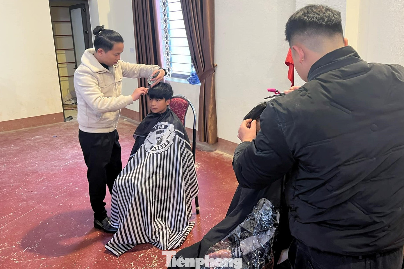 Cũng trong khuôn khổ chương trình, nhiều công trình, phần việc thanh niên ý nghĩa đã diễn ra như: Tổ chức hoạt động cắt tóc miễn phí cho học sinh và người dân trên địa bàn; tổ chức ra quân tổ công nghệ số cộng đồng hỗ trợ, tuyên truyền và phổ cập kỹ năng số cho nhân dân và đoàn viên thanh niên.