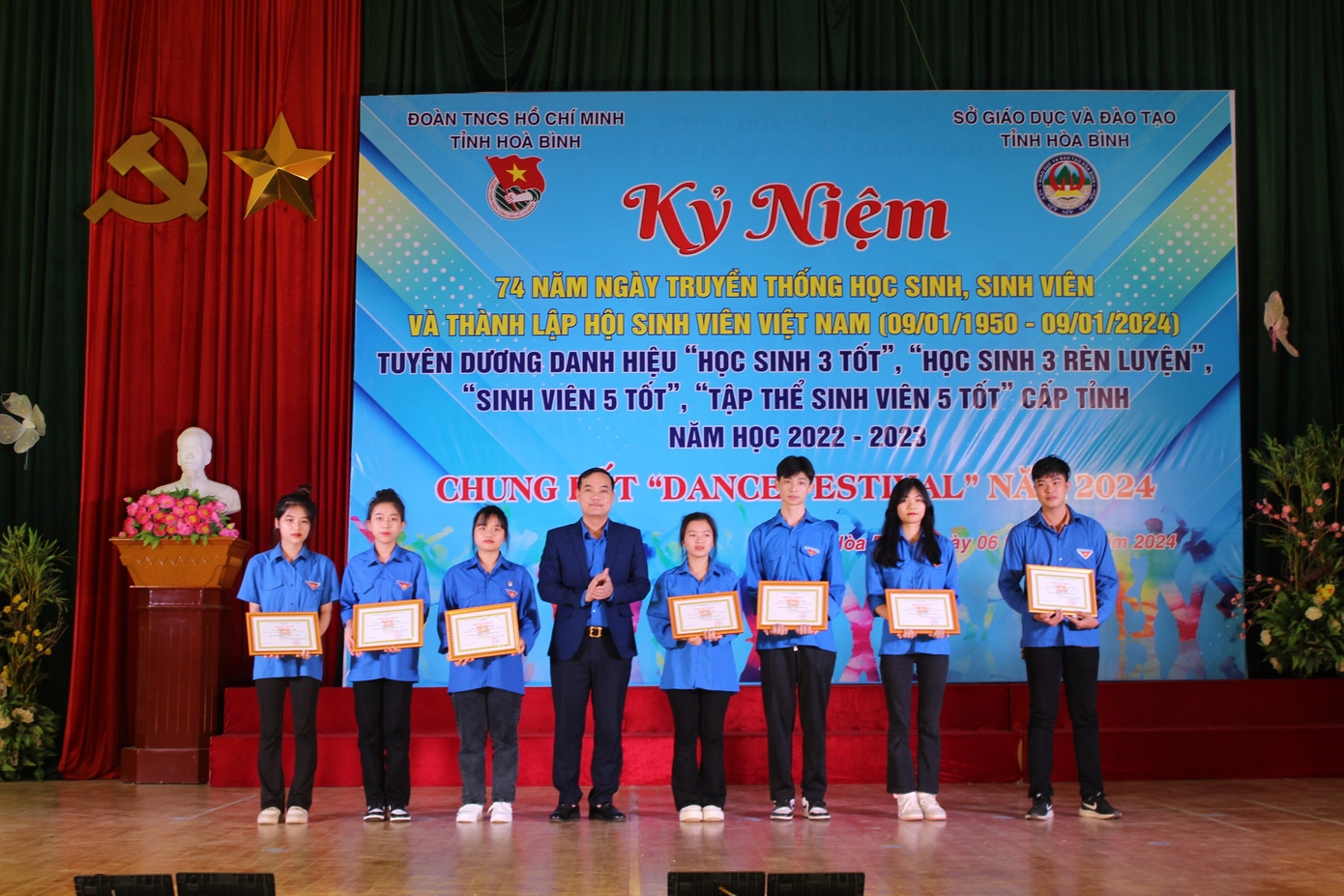 Có 51 cá nhân và tập thể được tuyên dương