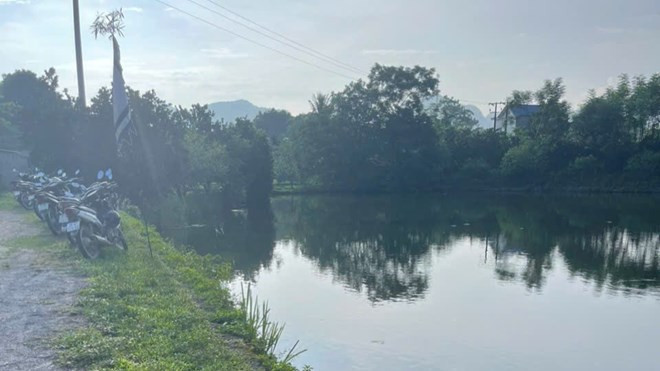 Hiện trường vụ đuối nước khiến bé gái 3 tuổi tử vong. Hiện trường vụ đuối nước khiến bé gái 3 tuổi tử vong.