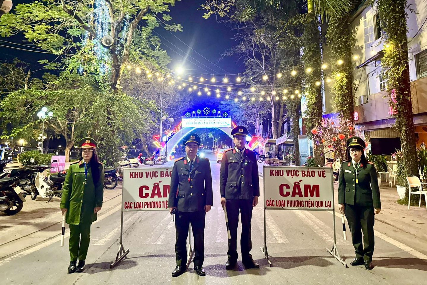 Đến thời điểm hiện tại, các lực lượng được huy động đã chuẩn bị sẵn sàng. Đến thời điểm hiện tại, các lực lượng được huy động đã chuẩn bị sẵn sàng.