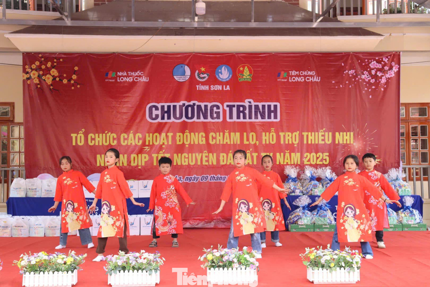 Chiều 9/1, Ban Thường vụ Tỉnh Đoàn Sơn La tổ chức chương trình Chăm lo, hỗ trợ thiếu nhi nhân dịp Tết Nguyên đán Ất Tỵ năm 2025 tại xã Chiềng Ngàm – xã vùng cao của huyện Thuận Châu. Chiều 9/1, Ban Thường vụ Tỉnh Đoàn Sơn La tổ chức chương trình Chăm lo, hỗ trợ thiếu nhi nhân dịp Tết Nguyên đán Ất Tỵ năm 2025 tại xã Chiềng Ngàm – xã vùng cao của huyện Thuận Châu.