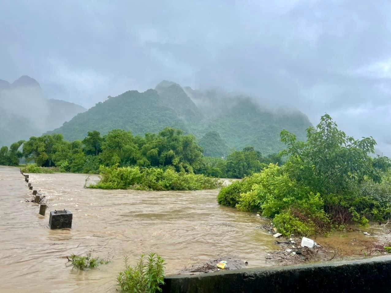 Hòa Bình xảy ra mưa lớn kéo dài trong 2 ngày.