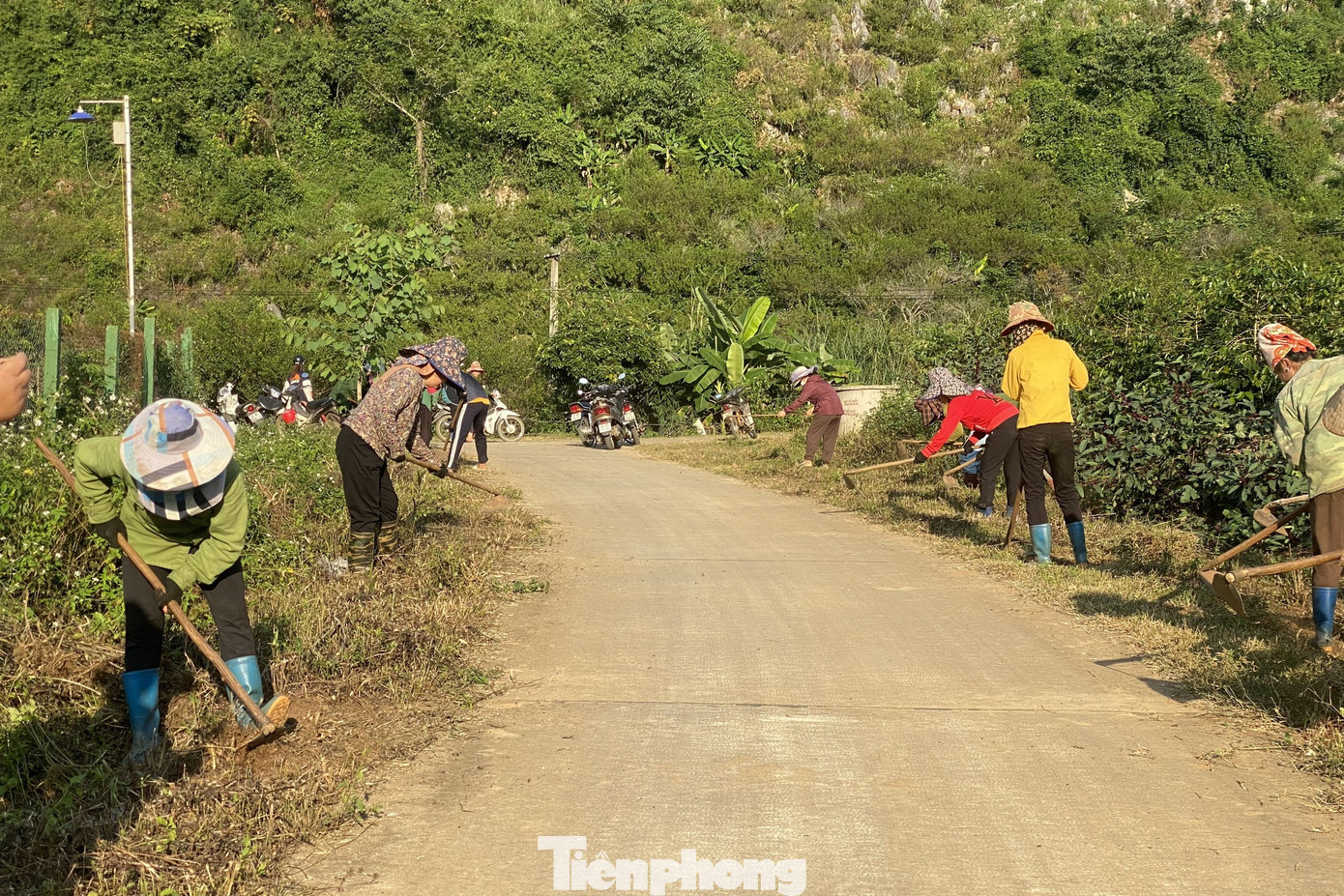 Đường đi lối lại được sửa sang chào đón du khách tới vườn tham quan trải nghiệm Đường đi lối lại được sửa sang chào đón du khách tới vườn tham quan trải nghiệm