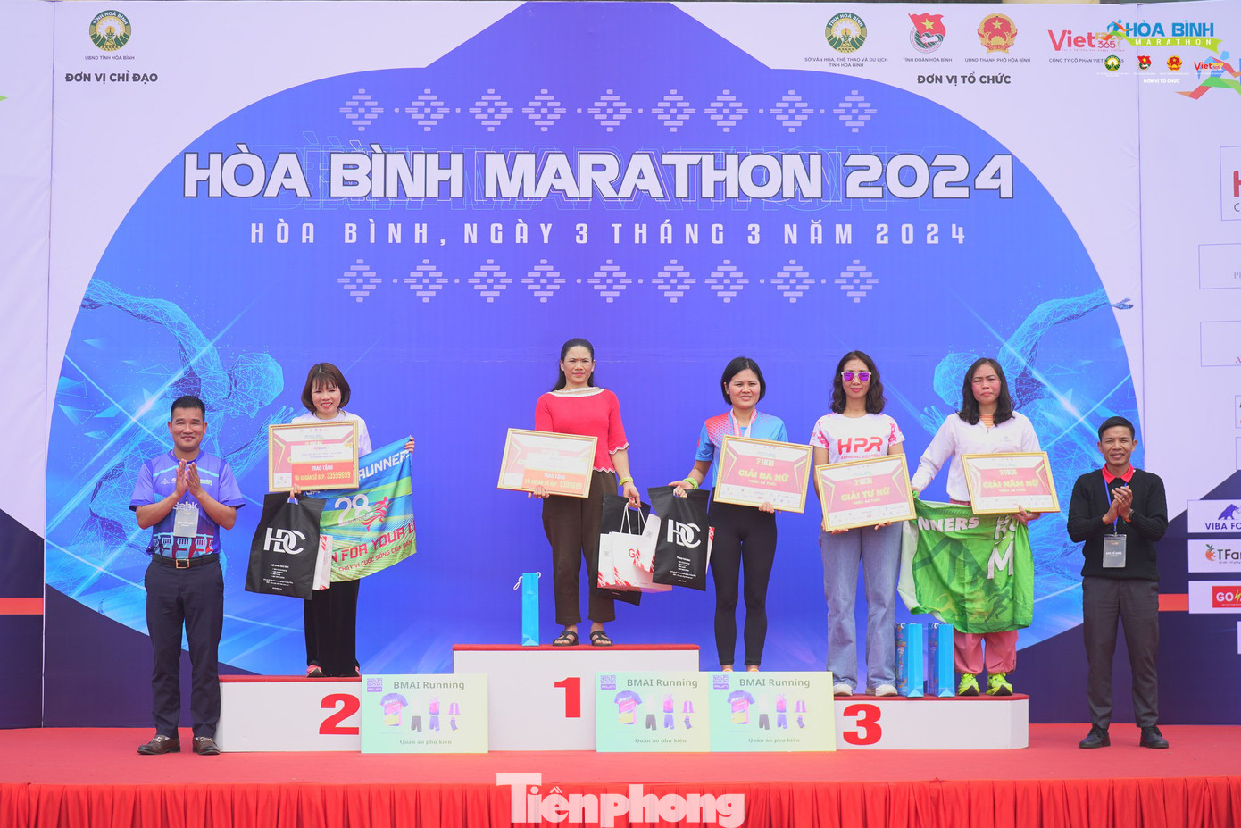 Ở cự ly 10km ban tổ chức trao 10 giải cho các vận động viên, trong đó có 2 giải nhất, 2 giải nhì và 2 giải 3.