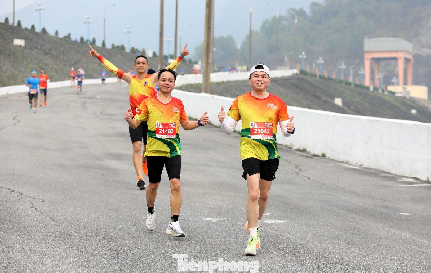 Đặc biệt tại giải chạy lần này, nhiều nhà tài trợ, đơn vị đồng hành đều có sự tham gia của lãnh đạo, cán bộ công nhân viên với mong muốn phát huy sứ mệnh vì cộng đồng, lan tỏa nguồn năng lượng dồi dào qua các giải chạy nói riêng và các hoạt động ý nghĩa nói chung.