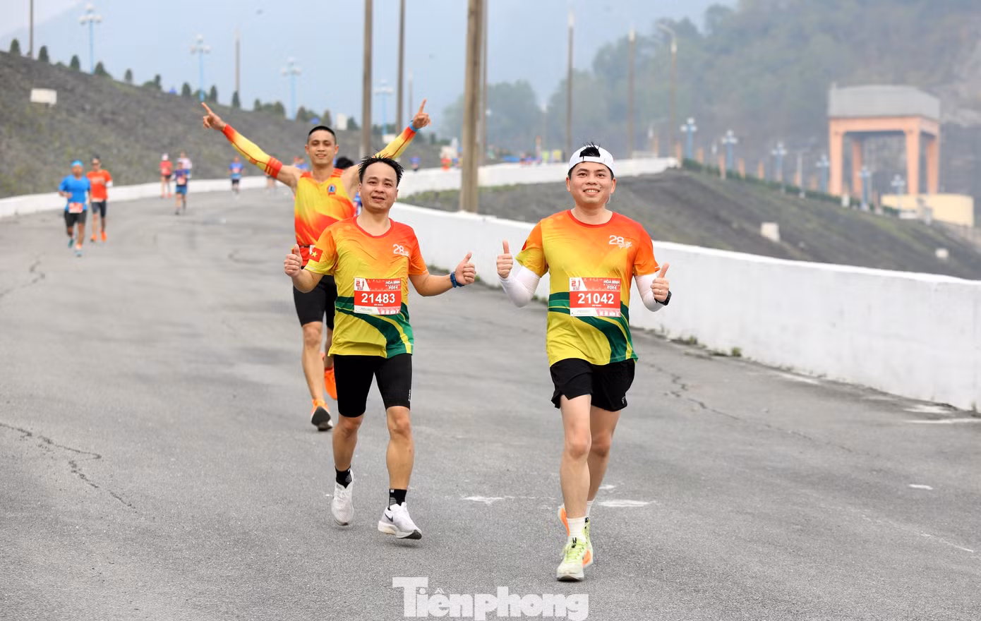 Đặc biệt tại giải chạy lần này, nhiều nhà tài trợ, đơn vị đồng hành đều có sự tham gia của lãnh đạo, cán bộ công nhân viên với mong muốn phát huy sứ mệnh vì cộng đồng, lan tỏa nguồn năng lượng dồi dào qua các giải chạy nói riêng và các hoạt động ý nghĩa nói chung.
