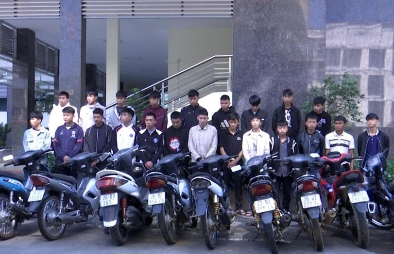 Các đối tượng bị khởi tố trong vụ án gây rối trật tự công cộng. Ảnh: BSL.