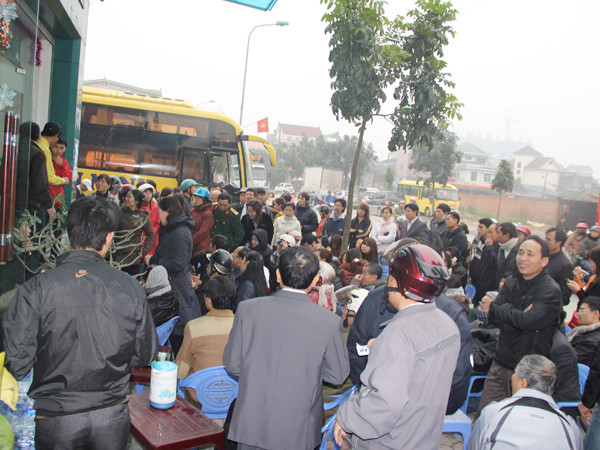 Công ty Văn Minh bán vé Tết cho khách hàng như mậu dịch