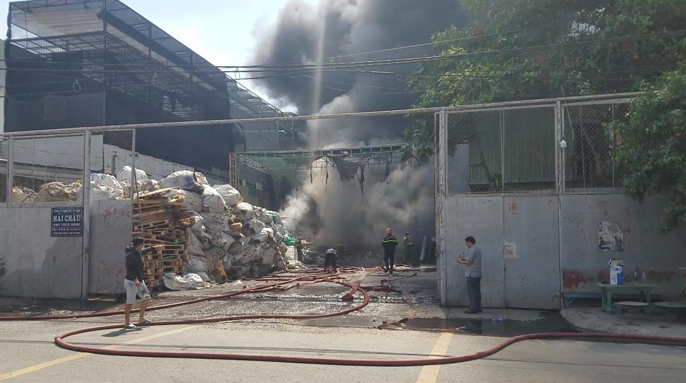 Hiện nguyên nhân gây ra vụ cháy đang được cơ quan chức năng huyện Bình Chánh tiếp tục điều tra, làm rõ.