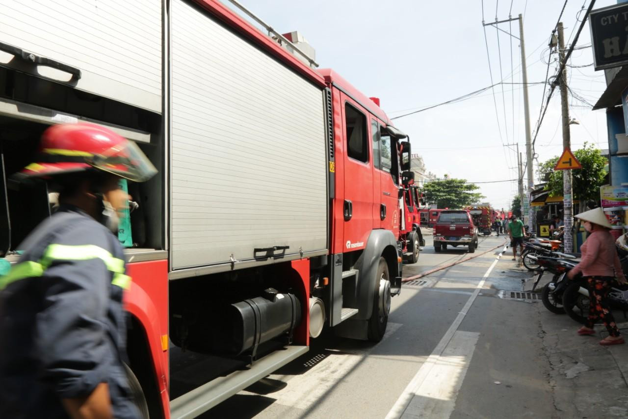 Xe chữa cháy được điều đến.